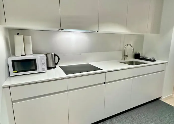 Apartment Modern With Balcony And Bbq At West Station *