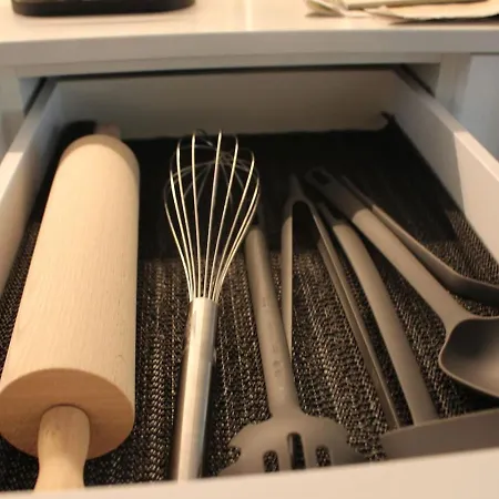 Modern With Balcony And Bbq At West Station 因特拉肯