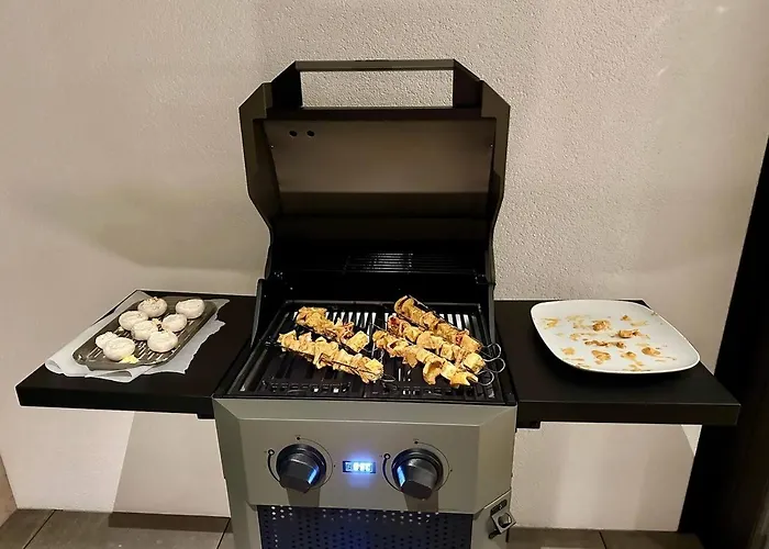 Modern With Balcony And Bbq At West Station