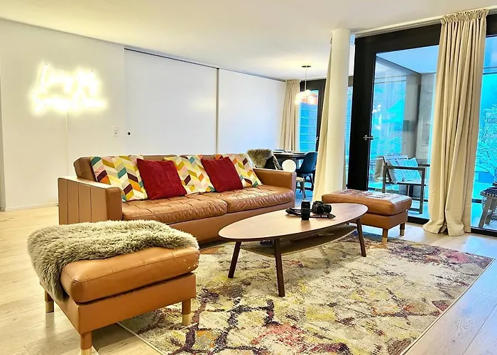 公寓 Modern With Balcony And Bbq At West Station